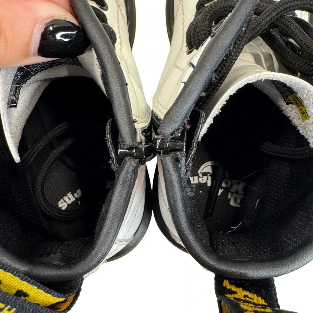 Dr‎ Martens 1460 J Kids White Leather Combat Boots Youth US 12 EU 29 Lace Up